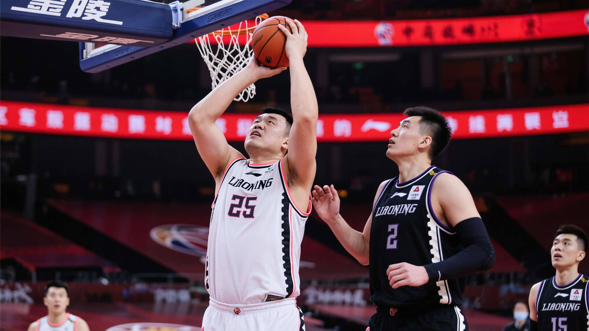 京粤大战周琦7罚中1都未能帮助广东队，杜锋不下课天理难容